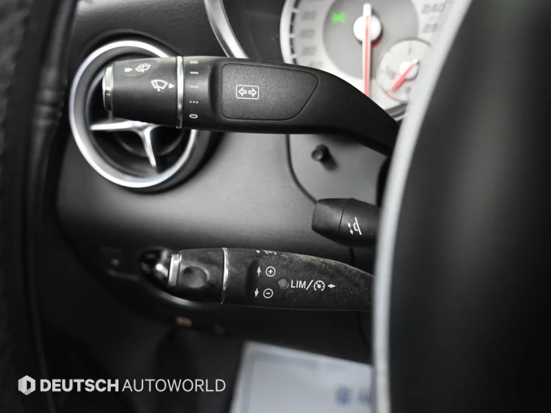 Mercedes-Benz SLK-Class