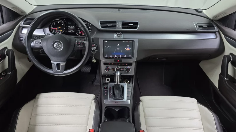 Volkswagen PASSAT CC