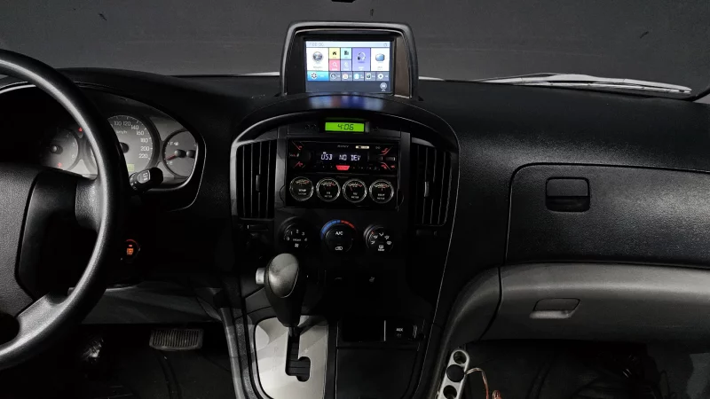 Hyundai Grand Starex