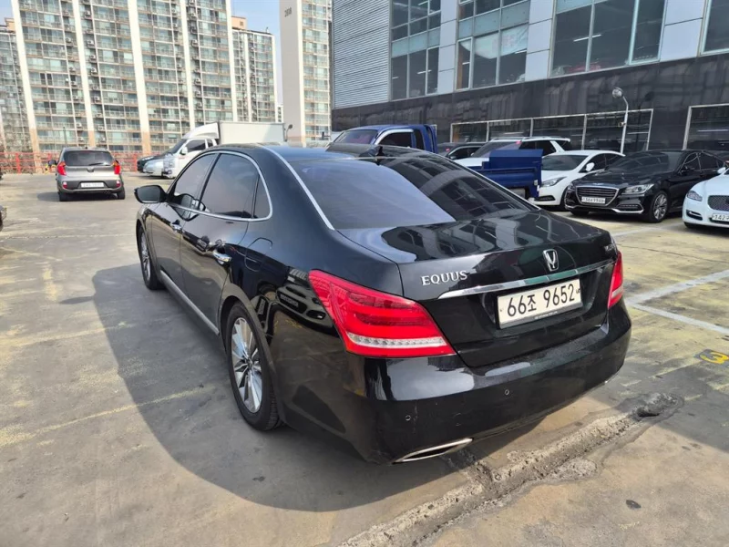 Hyundai Equus