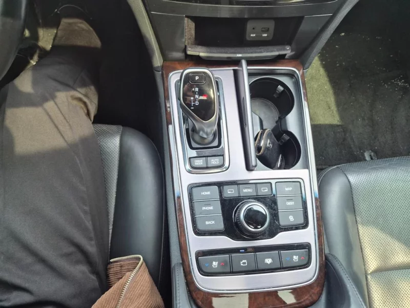 Hyundai Equus