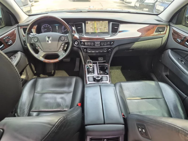 Hyundai Equus