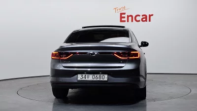Renault SM6