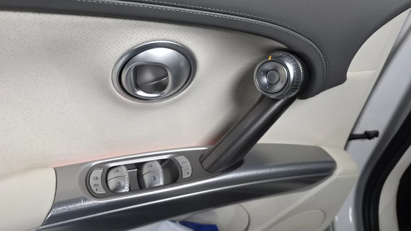 Genesis GV60