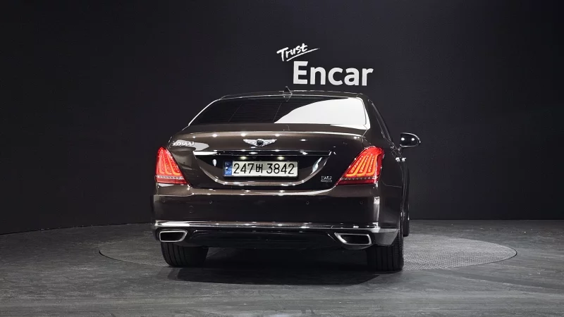 Genesis EQ900