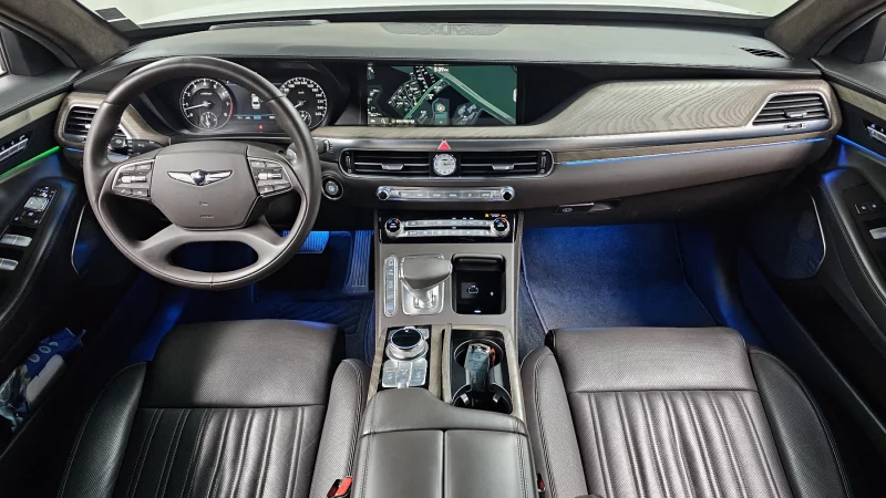 Genesis G90