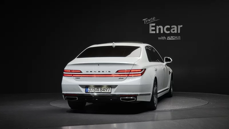 Genesis G90