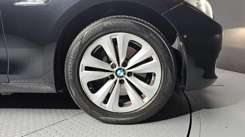 BMW 5-Series Gran Turismo