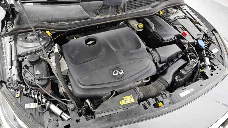 Infiniti Q30