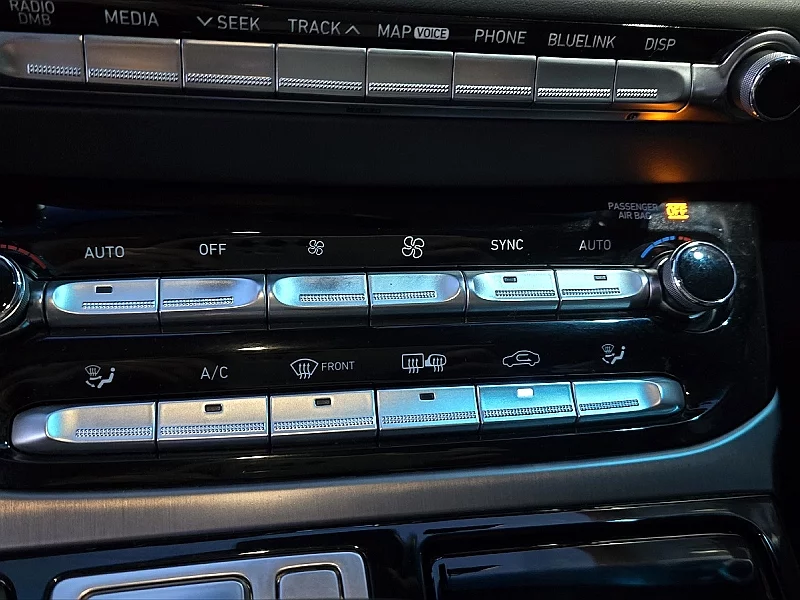 Genesis EQ900