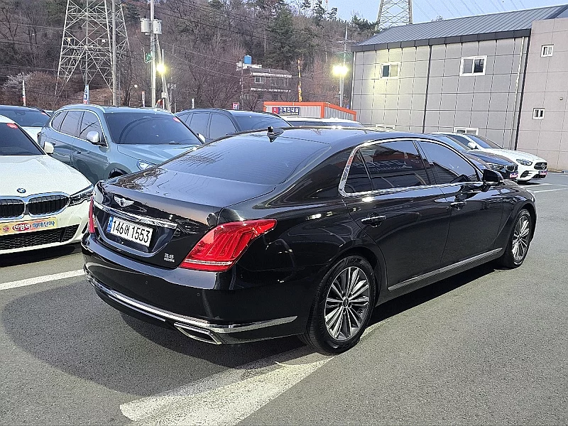 Genesis EQ900