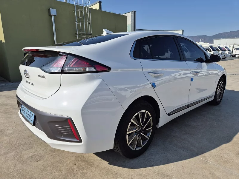 Hyundai Ioniq