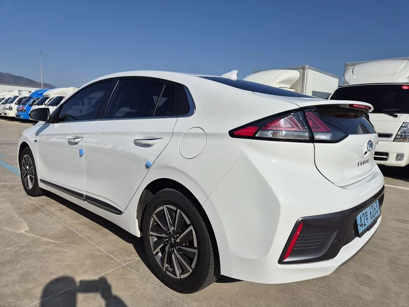 Hyundai Ioniq