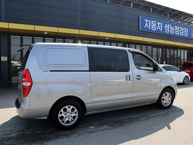 Hyundai Grand Starex