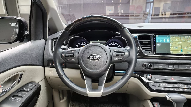 Kia Carnival