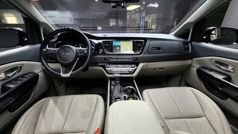 Kia Carnival