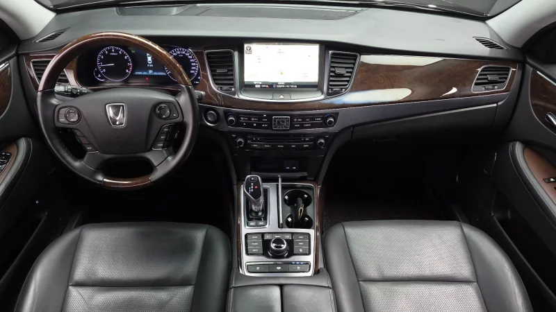 Hyundai Equus