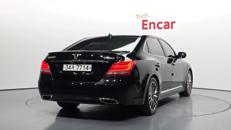 Hyundai Equus
