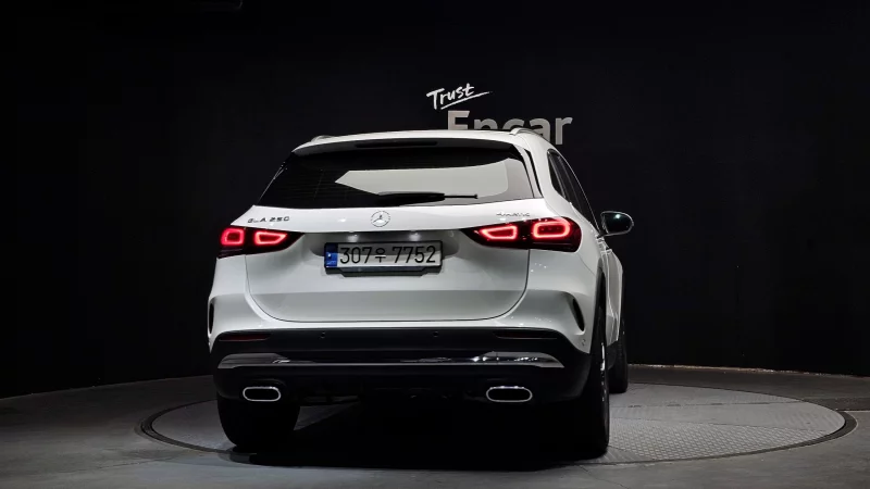 Mercedes-Benz GLA-Class