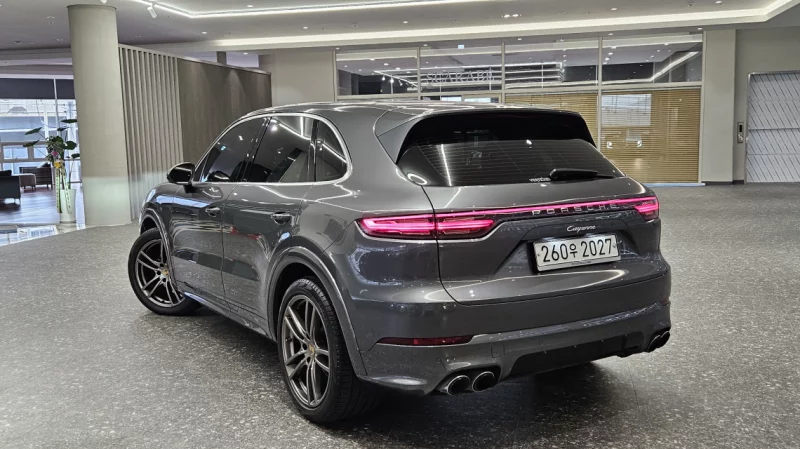 Porsche CAYENNE