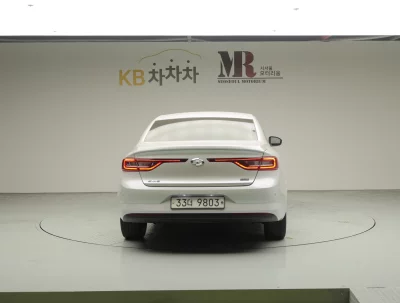 Renault SM6