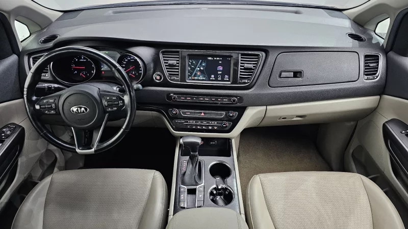 Kia Carnival