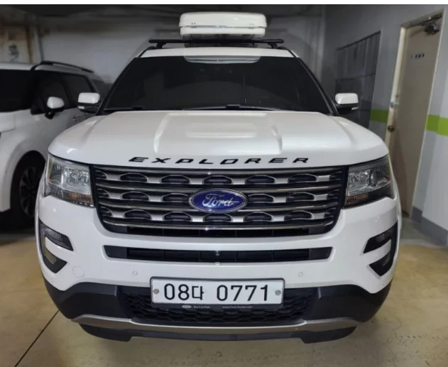 Ford EXPLORER