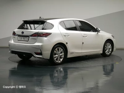 Lexus CT200h