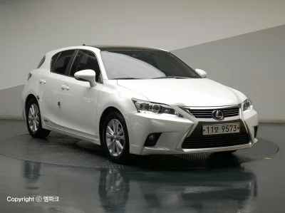 Lexus CT200h