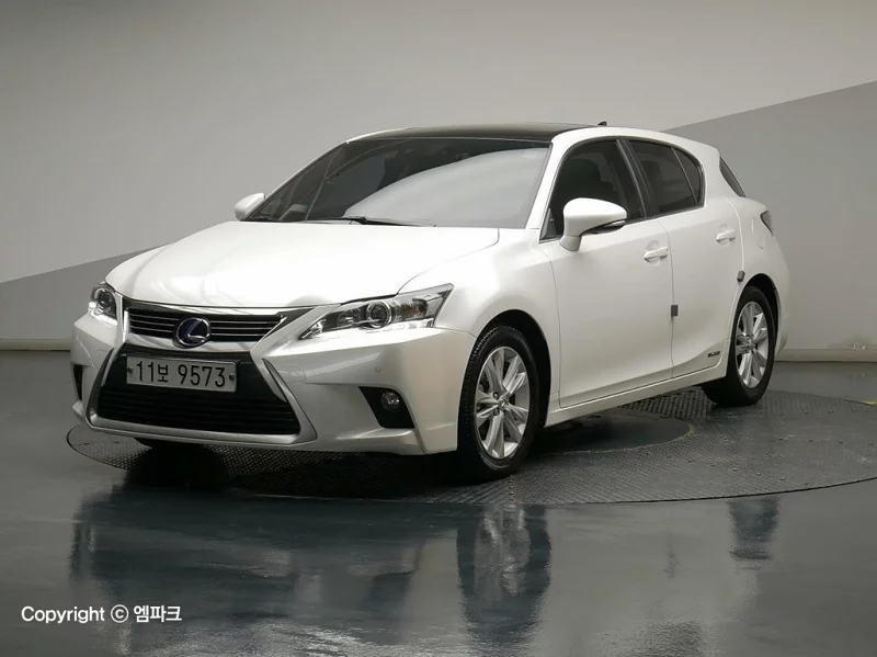 Lexus CT200h