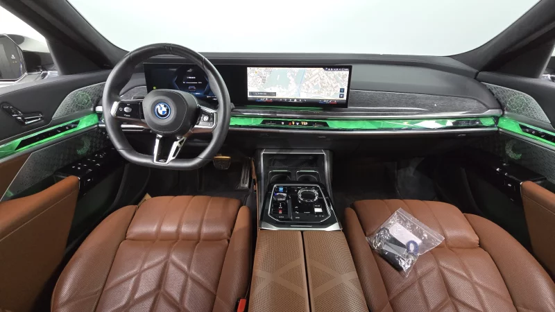 BMW i7