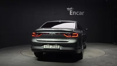 Renault SM6