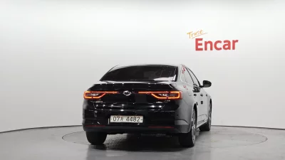 Renault SM6