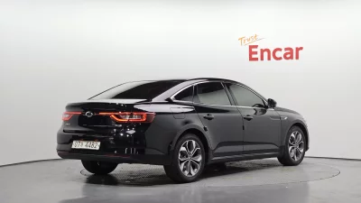 Renault SM6