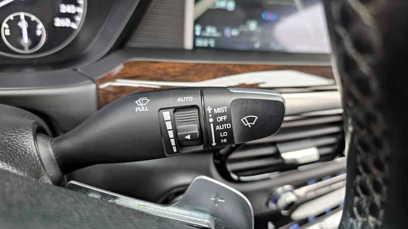 Genesis EQ900