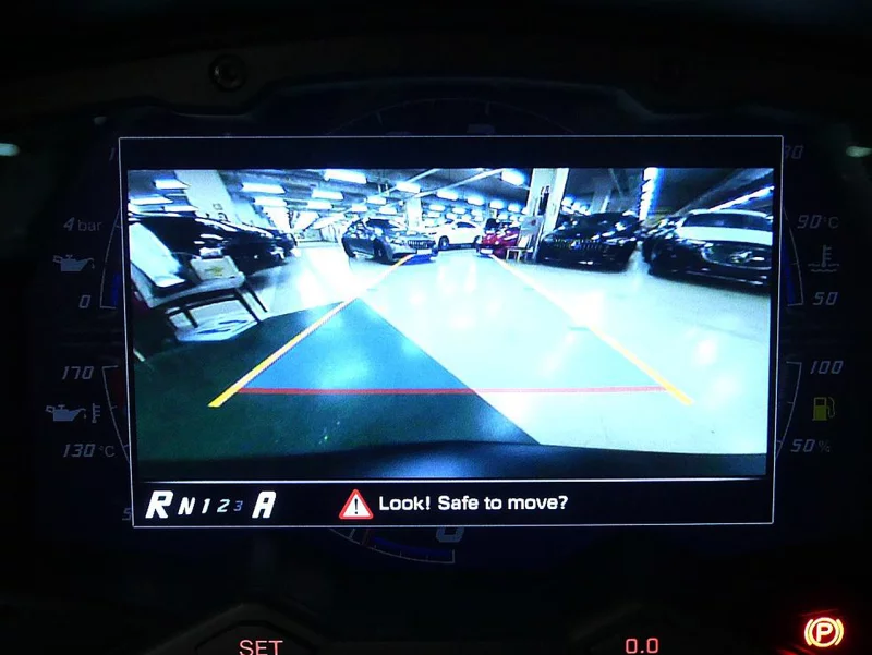 Lamborghini AVENTADOR