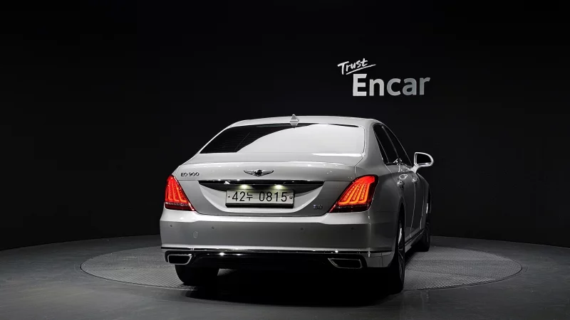 Genesis EQ900