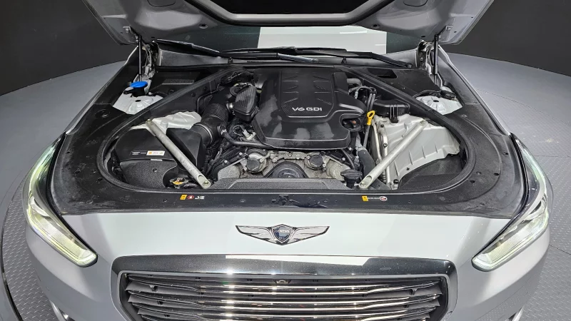Genesis EQ900