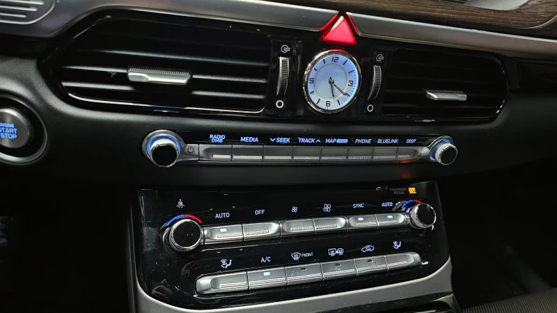 Genesis EQ900