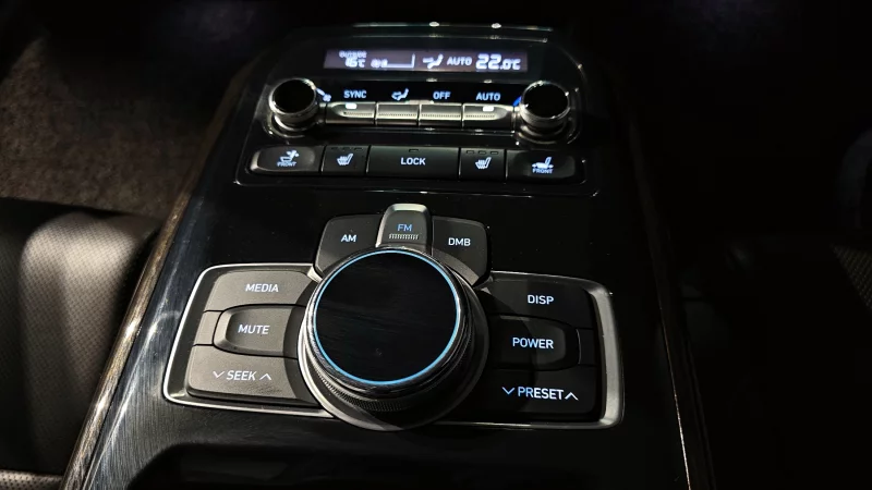 Genesis EQ900