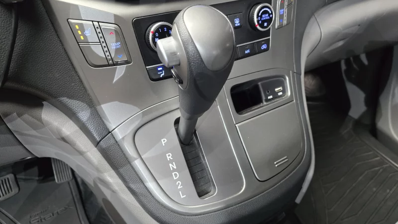 Hyundai Grand Starex