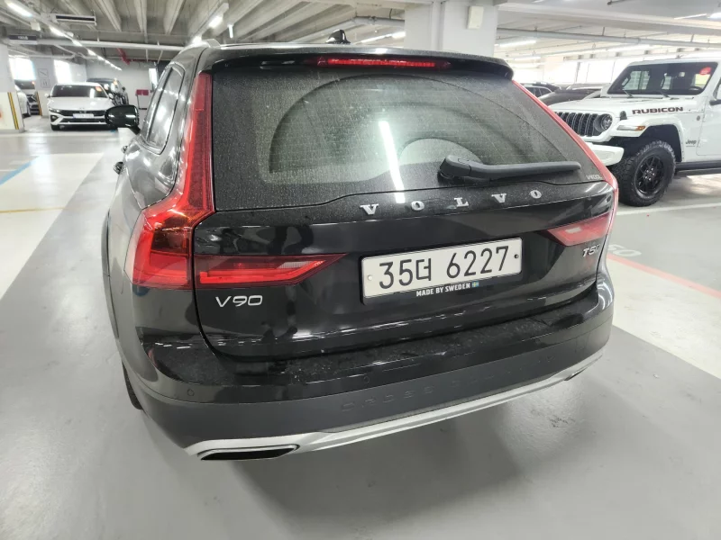 Volvo V90