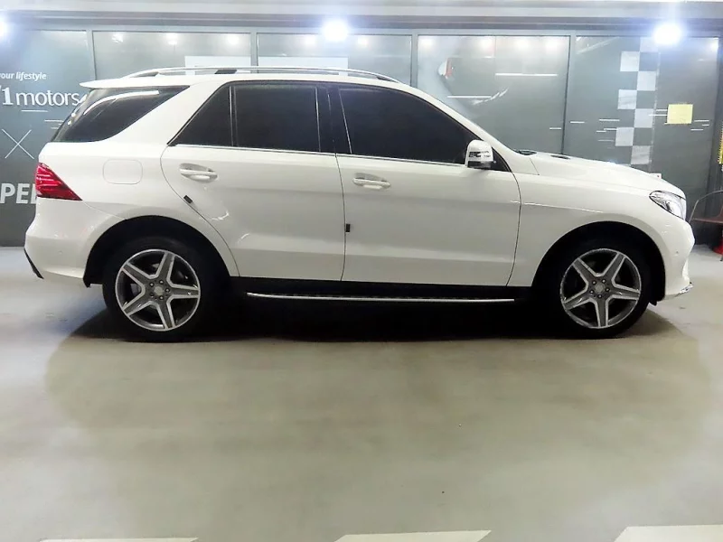 Mercedes-Benz GLE-Class