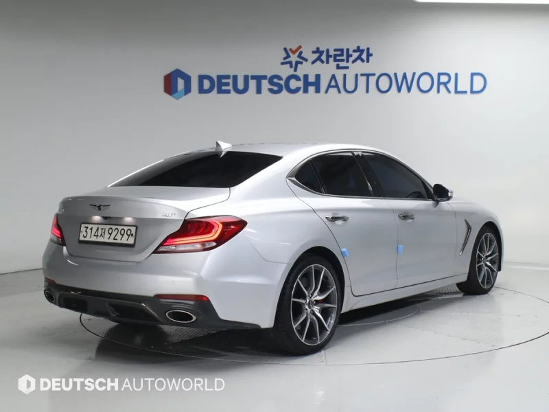 Genesis G70