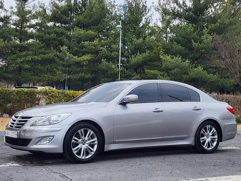 Hyundai Genesis