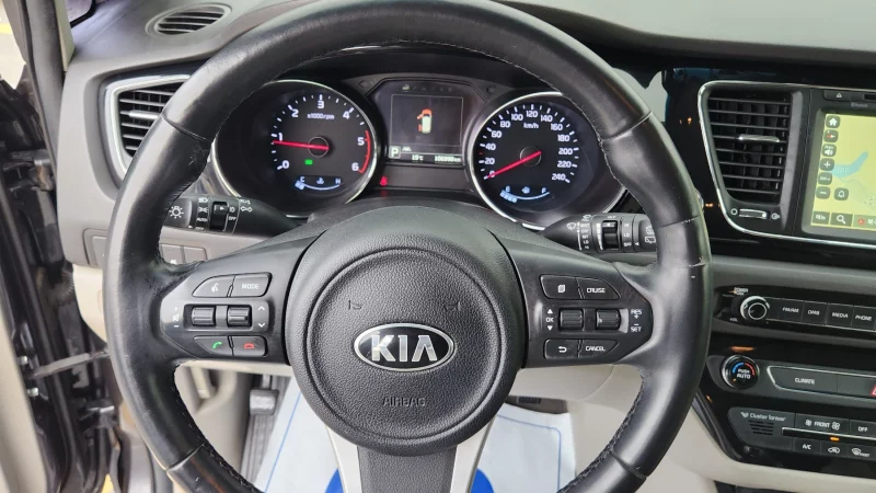 Kia Carnival