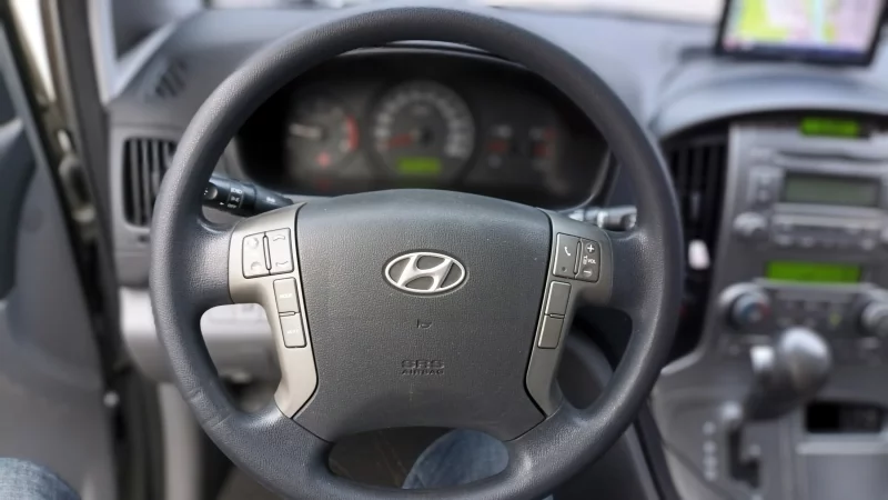 Hyundai Grand Starex