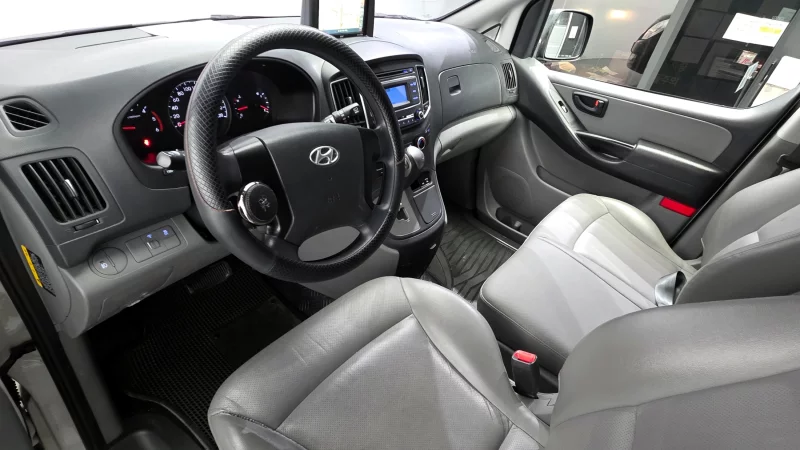 Hyundai Grand Starex