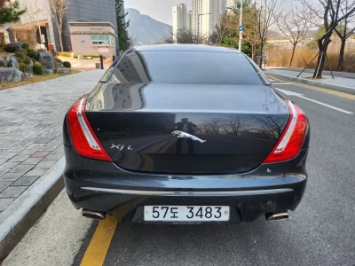 Jaguar XJ