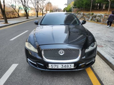 Jaguar XJ
